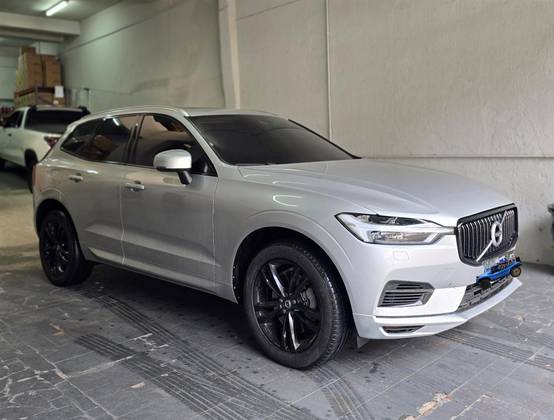 VOLVO XC60 2.0 T8 HYBRID MOMENTUM AWD GEARTRONIC VOLVO XC60 2.0 T8 HYBRID MOMENTUM AWD GEARTRONIC